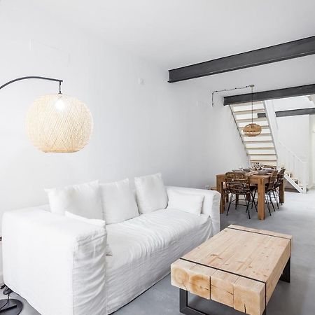 Three Floor House With Terrace Valencia Exterior photo