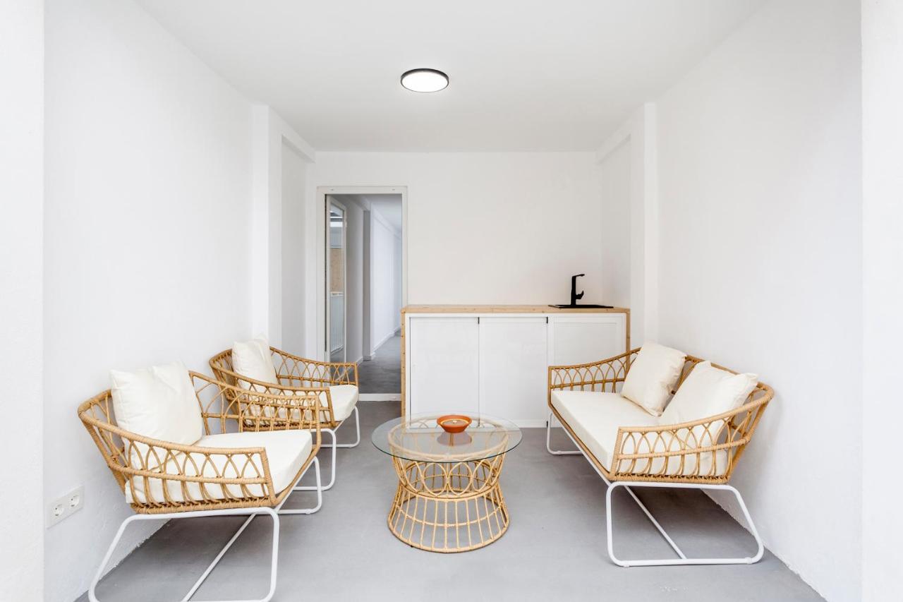 Three Floor House With Terrace Valencia Exterior photo