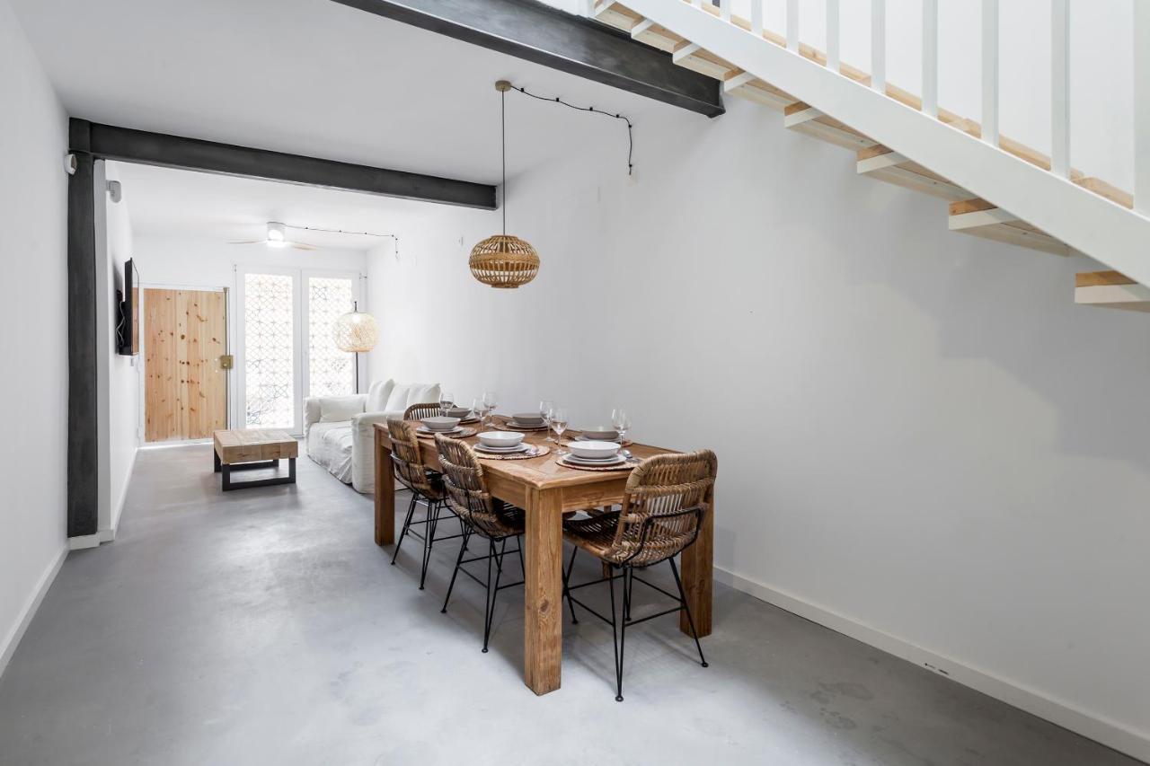 Three Floor House With Terrace Valencia Exterior photo
