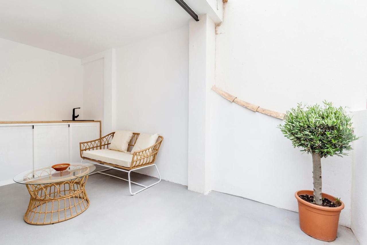 Three Floor House With Terrace Valencia Exterior photo