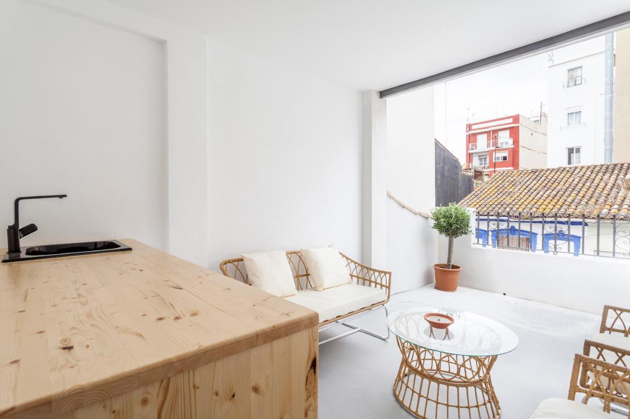 Three Floor House With Terrace Valencia Exterior photo